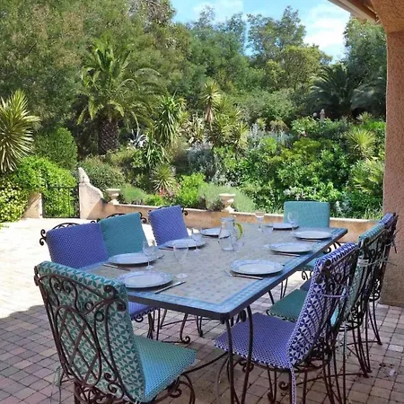 Villa Les Eucalyptus Вилла *